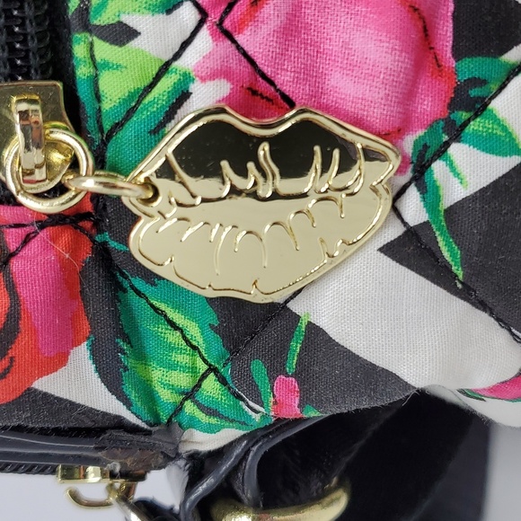 Luv Betsey by Betsy Johnson Rose Adjustable Crossbody Quilted Bag - Picture 3 of 9